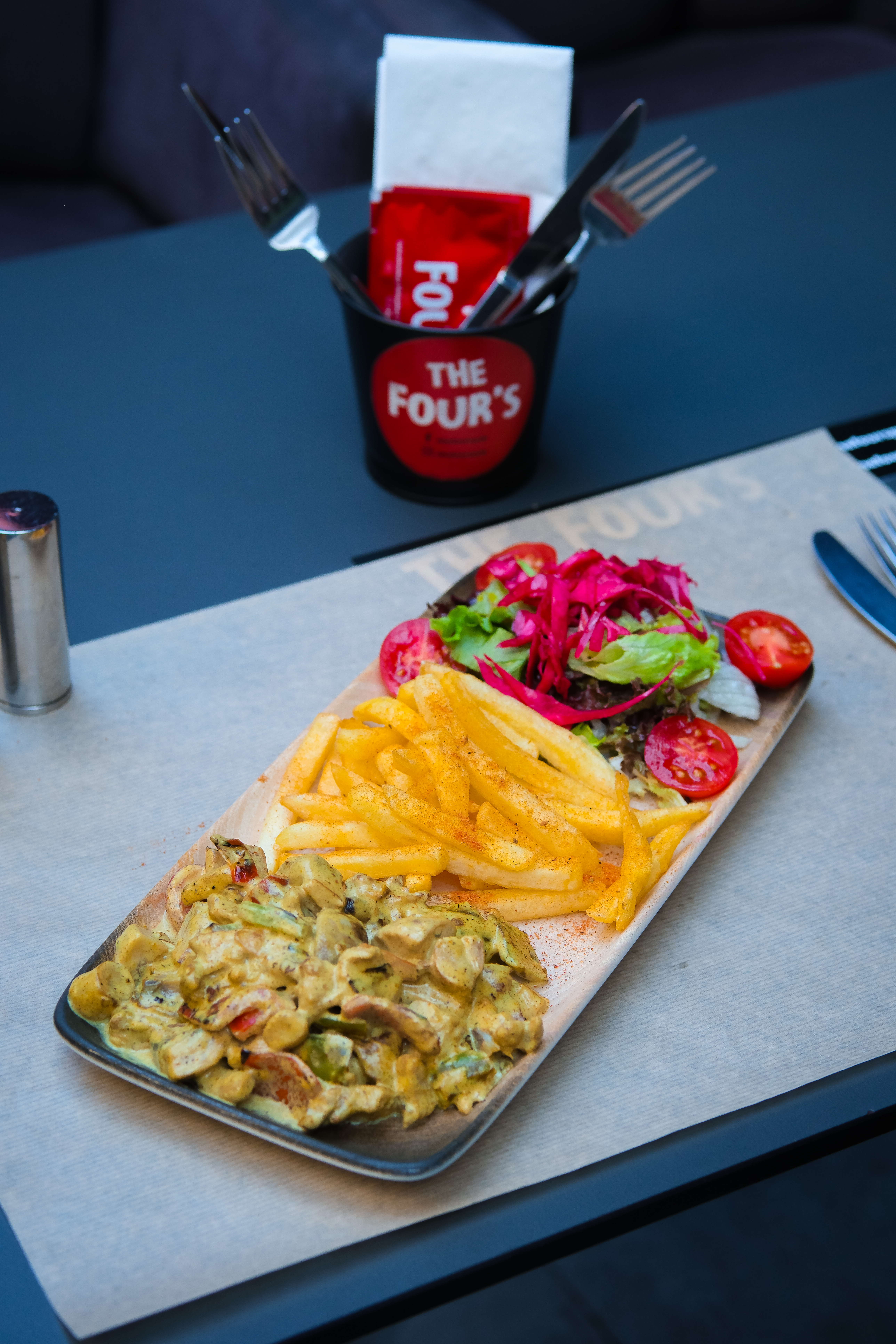 The Four's Pub Atmosfer Görseli